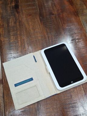 Nook E-Reader & Jonathon Adler Case